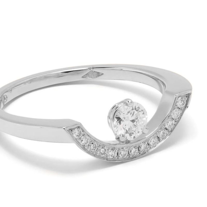 Bague_Intrepide_grand_arc_0.25ct_pavee_-_Or_blanc_18k_-_diamant_ethique_-_Loyale_Paris