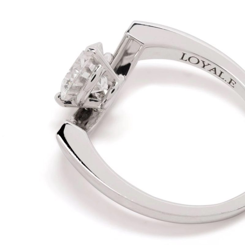Bague_Intrepide_grand_arc_1-5ct_-_Or_blanc_18k_-_diamant_ethique_-_Loyale_Paris